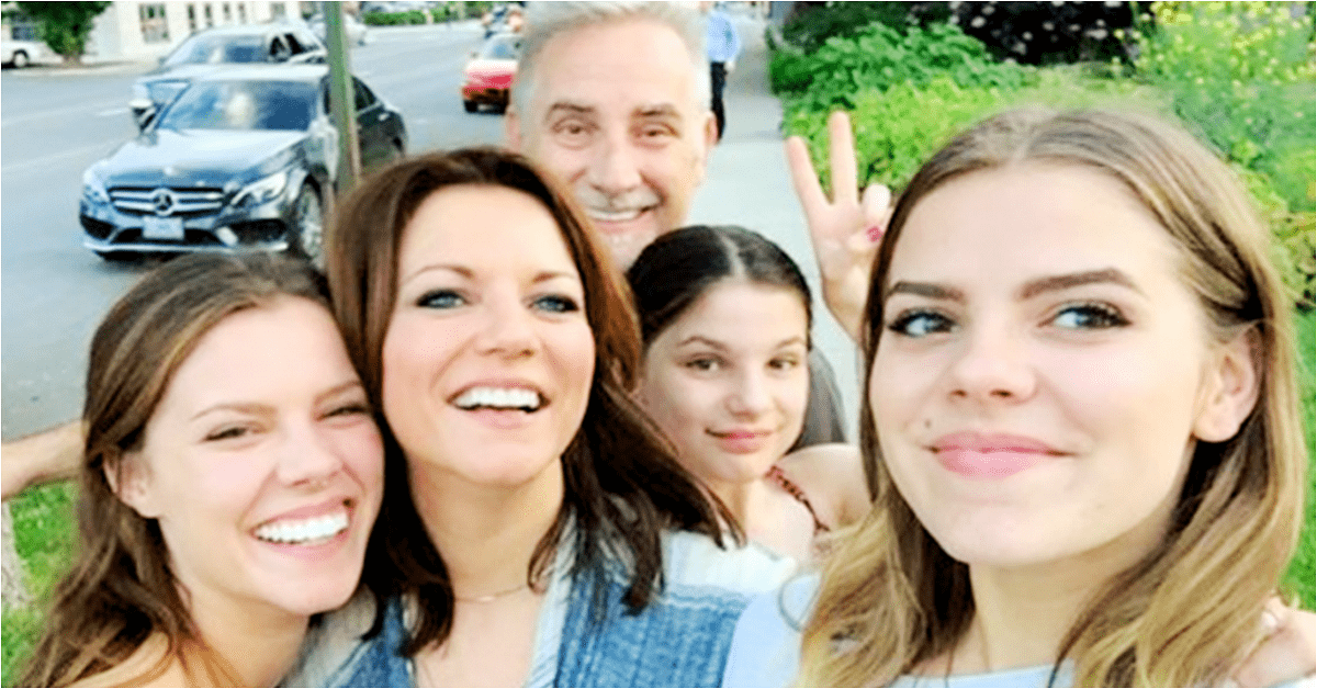 24 Photos Of Martina McBride’s 3 Daughters – Delaney, Emma, & Ava